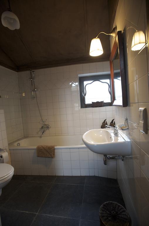 Breusjterhofke Bed & Breakfast Eijsden Bagian luar foto